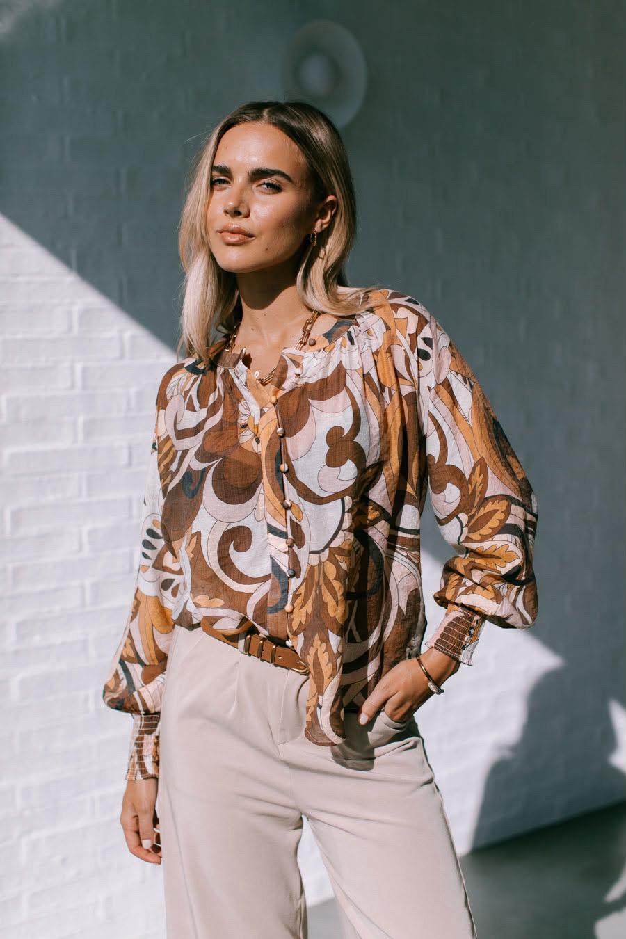 Barcelona Shirred Cuff Button-Up Top – Tan Blush